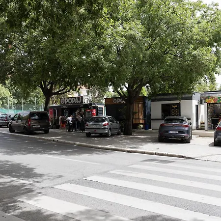 To & Old Town Apartment *