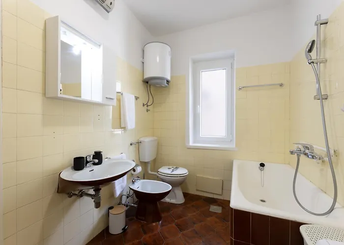 To & Old Town Apartment