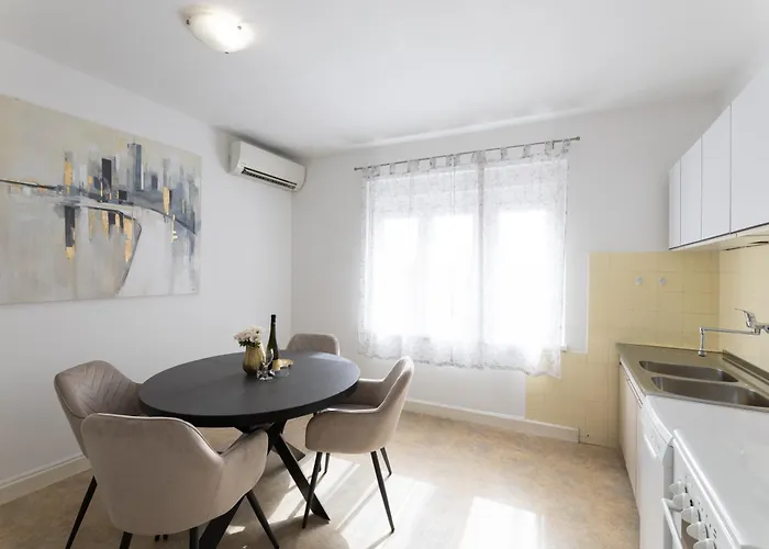 Apartment To & Old Town *