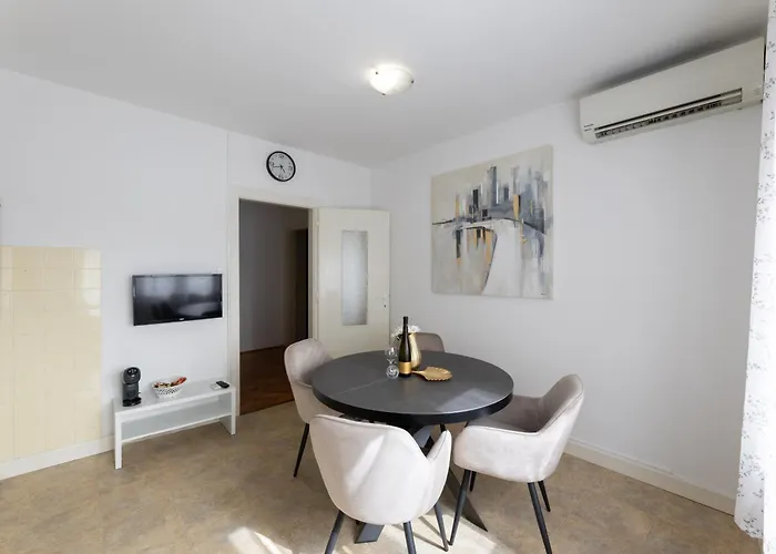 Apartment To & Old Town