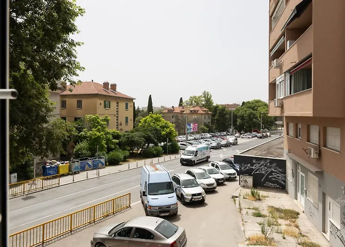 To & Old Town Apartment