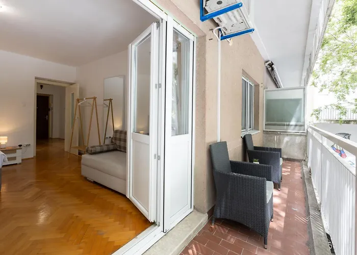 Apartment To & Old Town