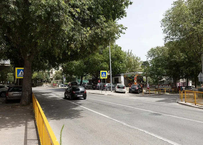 To & Old Town Apartment *