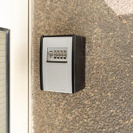 To & Old Town Apartment *